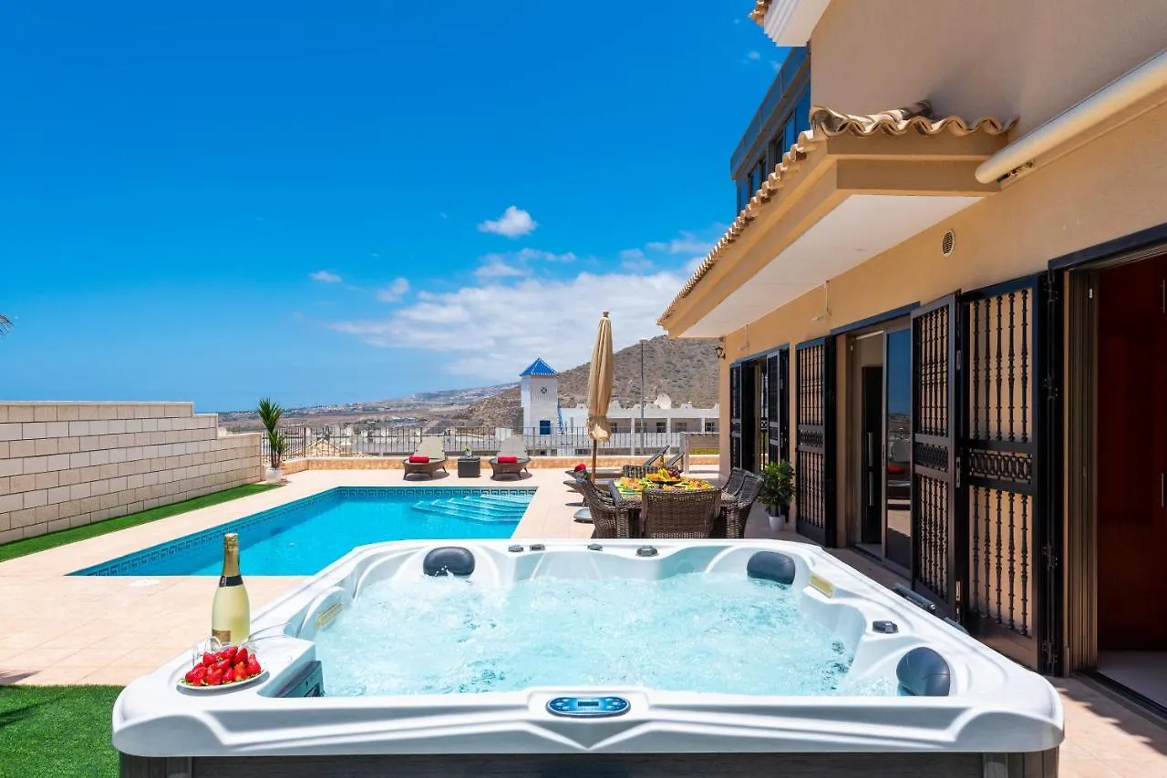 Torviscas Sunset Villa 4 Rooms & Private Jacuzzi Costa Adeje  Costa Adeje (Tenerife)
